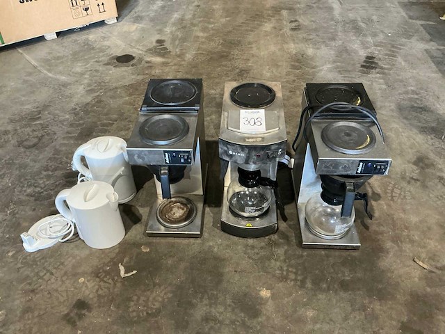 Koffieapparaat (3x) + waterkoker (2x) - afbeelding 1 van  4