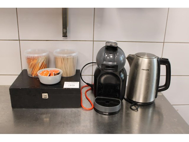Koffieapparaat crups met waterkoker philips en diverse accessoires. - afbeelding 1 van  2