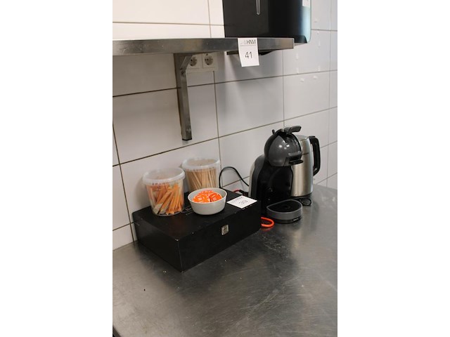 Koffieapparaat crups met waterkoker philips en diverse accessoires. - afbeelding 2 van  2