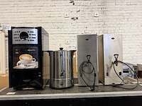 Koffieautomaat, 1x heetwaterketel, 2x animo warmhoud- of heetwaterdispensers - afbeelding 1 van  9
