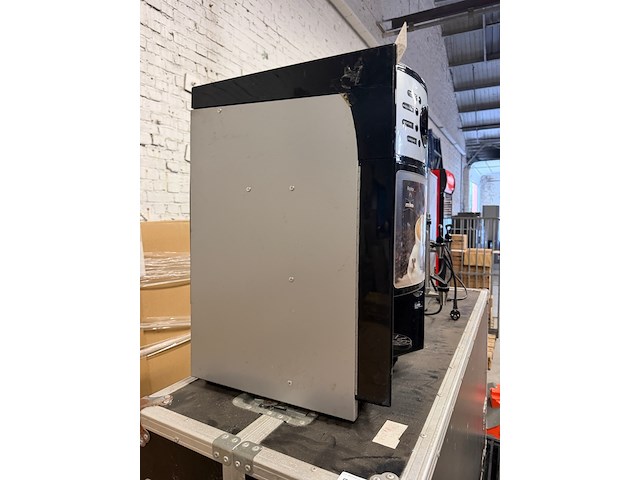 Koffieautomaat, 1x heetwaterketel, 2x animo warmhoud- of heetwaterdispensers - afbeelding 7 van  9