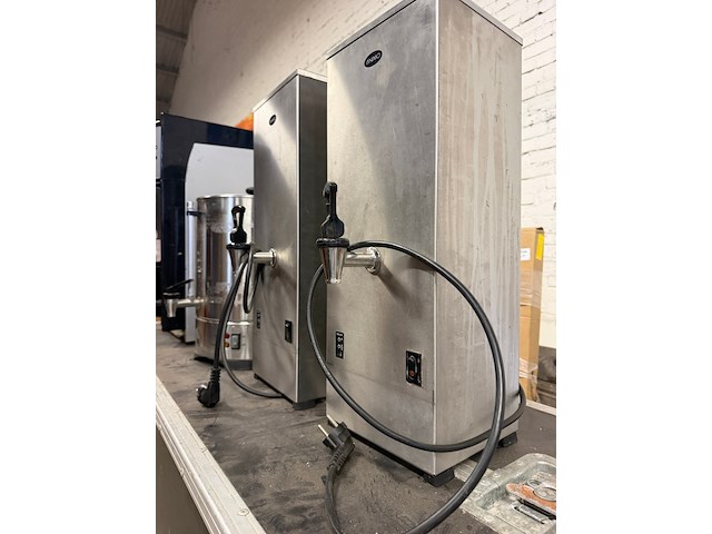 Koffieautomaat, 1x heetwaterketel, 2x animo warmhoud- of heetwaterdispensers - afbeelding 9 van  9