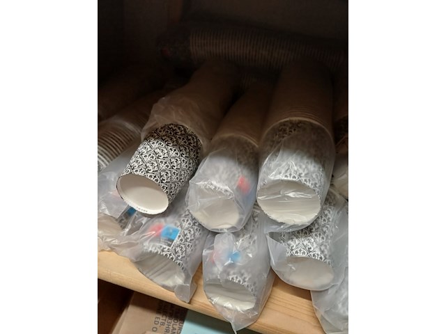 Koffiebeker klein model 200 stuks op p008 - afbeelding 5 van  5