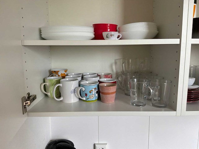 Koffiehoek met philips koffiemachine en tafel - afbeelding 5 van  8