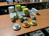 Koffiekoppen en schotels - afbeelding 1 van  6