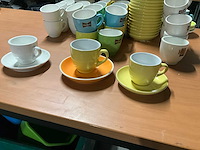 Koffiekoppen en schotels - afbeelding 3 van  6