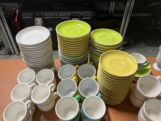 Koffiekoppen en schotels - afbeelding 5 van  6