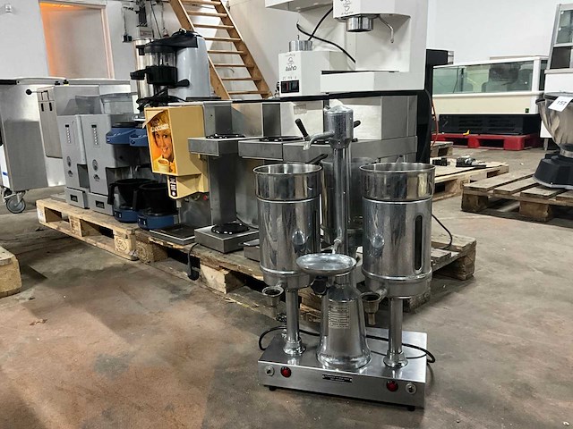 Koffiemachine (12x) - afbeelding 1 van  6