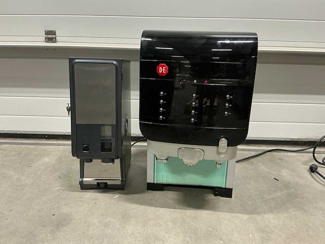 Koffiemachine (2x) - afbeelding 1 van  7