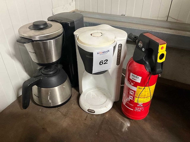 Koffiemachine & brandblusser - afbeelding 1 van  6