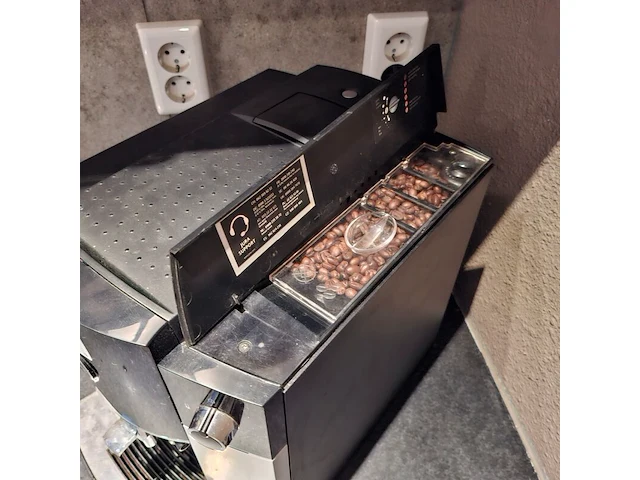 Koffiemachine jura, d6 - afbeelding 2 van  8