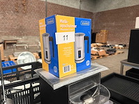 Koffiemachine, melkopschuimer, nespresso koppen en schotels, accessoires - afbeelding 5 van  12