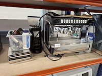 Koffiemachine met koffiemolen en baristaset , compact, m26 compact dt/2 te ts 230v, zwart, 2022