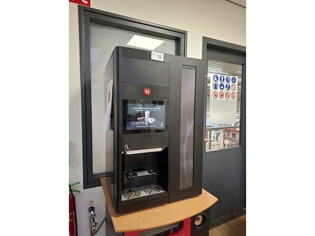 Koffiemachine met ondertafel wittenborg, bouwjaar 2018 - afbeelding 3 van  6