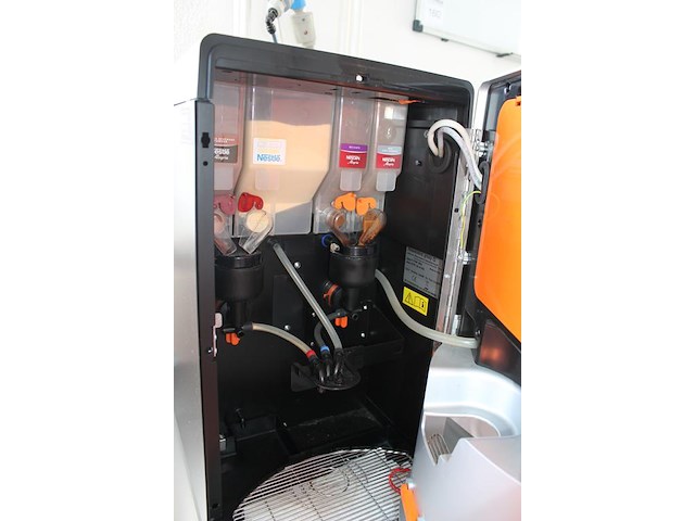 Koffiemachine nescafe ftp30 i4 fp / t.top 09n. - afbeelding 4 van  5
