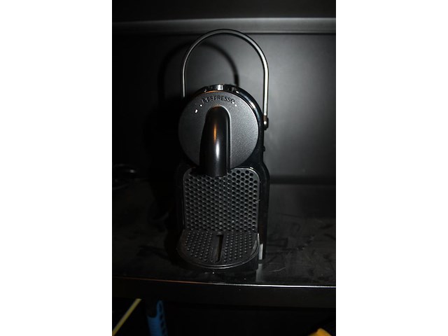 Koffiemachine nespresso. - afbeelding 2 van  2
