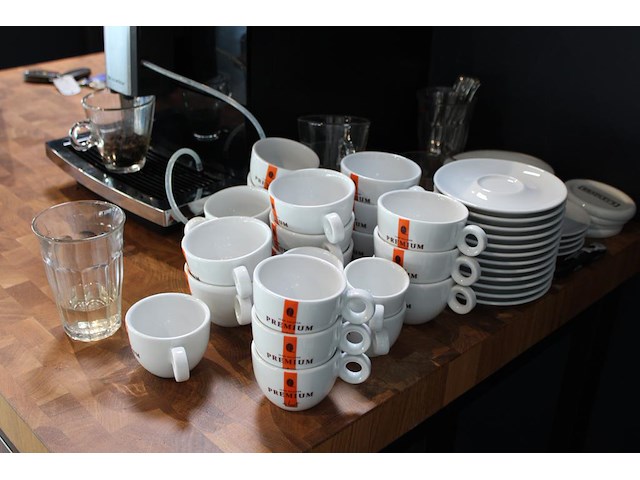 Koffiemachine suzhou dr coffee type h10 b. inclusief diverse koffie en thee servies. - afbeelding 4 van  4