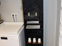 Koffiemachine van tienen perto instant5bb met uitgebreid scala aan koffie e.d. afmeting 35 x 44 x 172 cm. - afbeelding 3 van  4