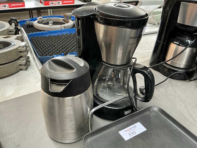 Koffiezetapparaat en bakplaat - afbeelding 2 van  2