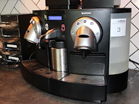 Koffiezetapparaat nespresso gemini 220 met voorraad koffiecups. - afbeelding 3 van  3