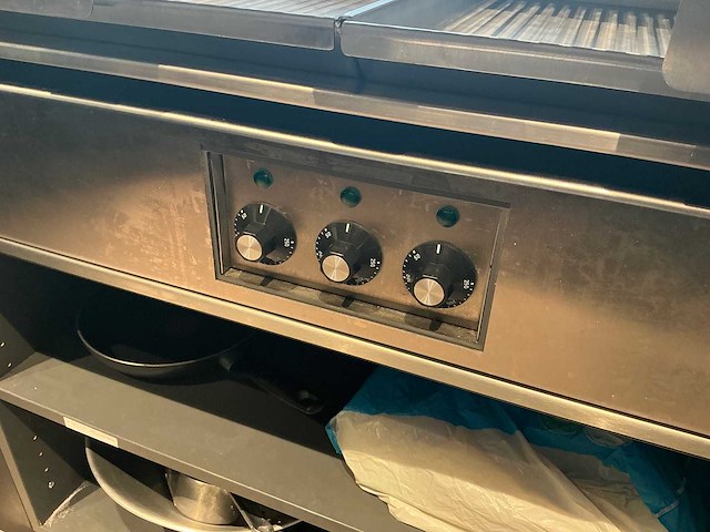 Kohlhoff - n1/6 - 2024 - lava grill - afbeelding 3 van  6