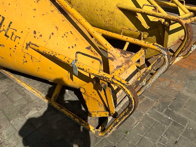 Kokerkubel betonkubel 1000l - afbeelding 7 van  10
