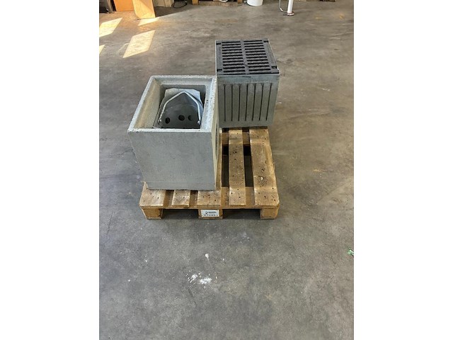 Kolk materiaal glasvezelversterkt beton incl. gietijzer rooster., hauraton faserfix point, ks40/40 - afbeelding 2 van  4
