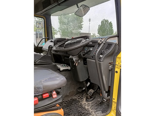 Kolkenzuiger, volvo, fl6e 17 s.a.j. huwer 1000, 2002 - afbeelding 11 van  32