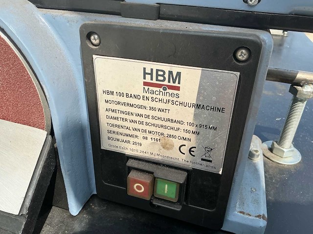 Kolomboor, lintzaag en schuurmachine op werktafel - afbeelding 10 van  11
