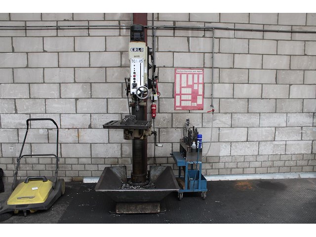 Kolomboormachine erlo tca4-45 met machineklem en onderdelen- / accessoirewagen. bouwjaar onbekend. - afbeelding 1 van  4