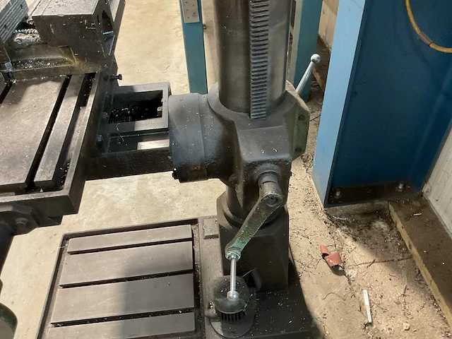 Kolomboormachine met kruistafel - afbeelding 7 van  8