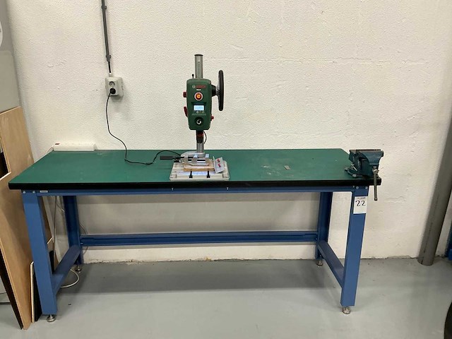 Kolomboormachine met werkbank en bankschroef - afbeelding 3 van  10