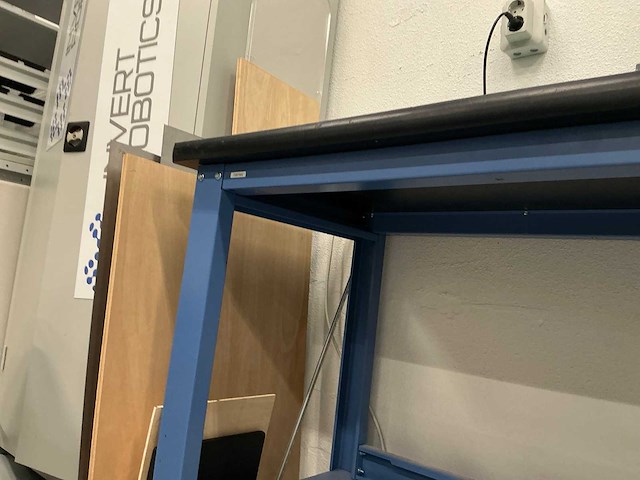 Kolomboormachine met werkbank en bankschroef - afbeelding 10 van  10