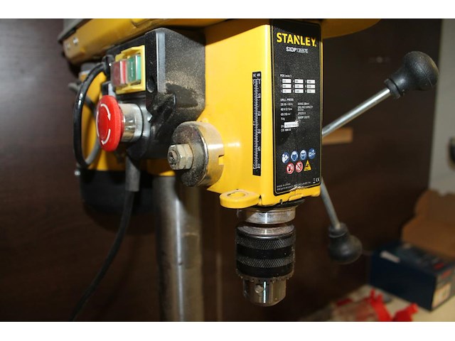 Kolomboormachine stanley sxdp 13597e. - afbeelding 3 van  3