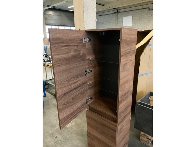 Kolomkast met wasmand - afbeelding 3 van  5