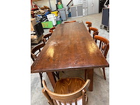 Koloniale café tafel met 8 stoelen