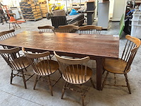 Koloniale café tafel met 8 stoelen