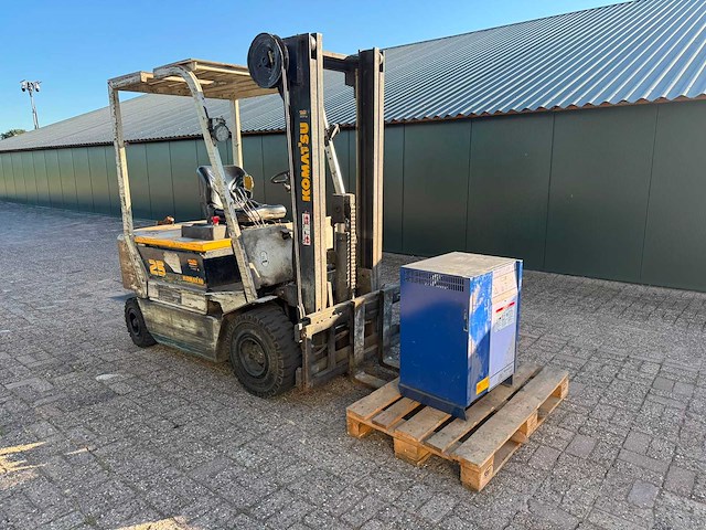 Komatsu - 1995 - fb25h-1e - vorkheftruck - afbeelding 1 van  14