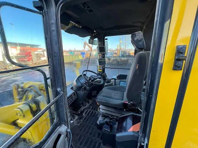Komatsu - 2001 - wa-420 wheel loader - bulldozer - afbeelding 5 van  6