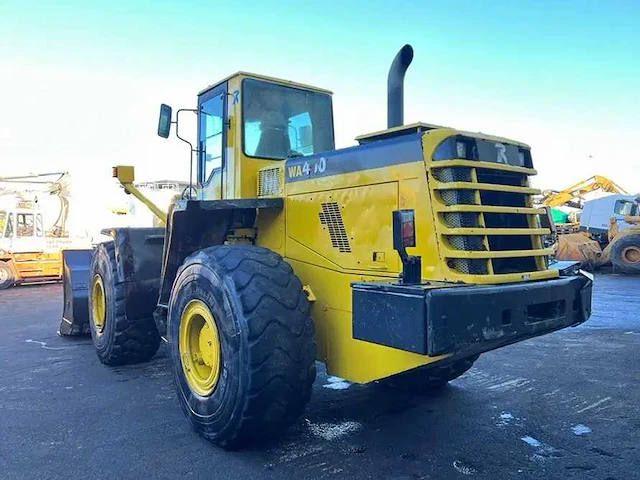 Komatsu - 2001 - wa-420 wheel loader - bulldozer - afbeelding 2 van  6