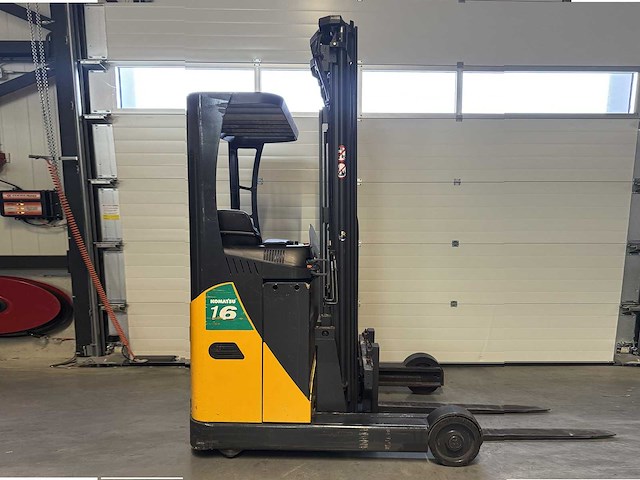 Komatsu - 2007 - fb16rj-2r - reach truck - afbeelding 1 van  13