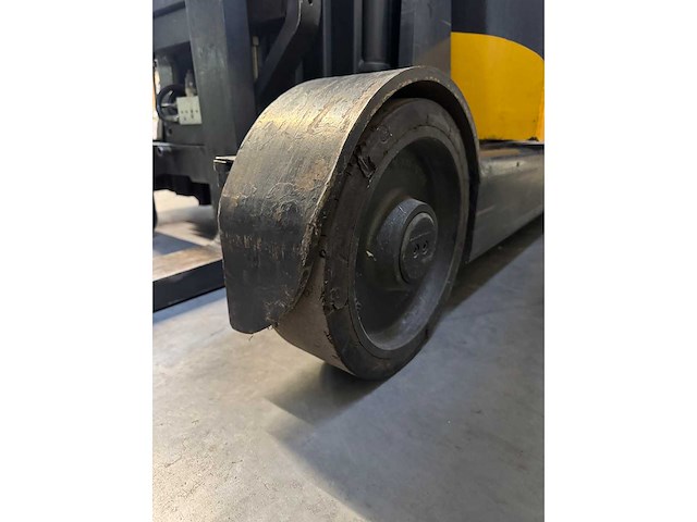 Komatsu - 2007 - fb16rj-2r - reach truck - afbeelding 9 van  13