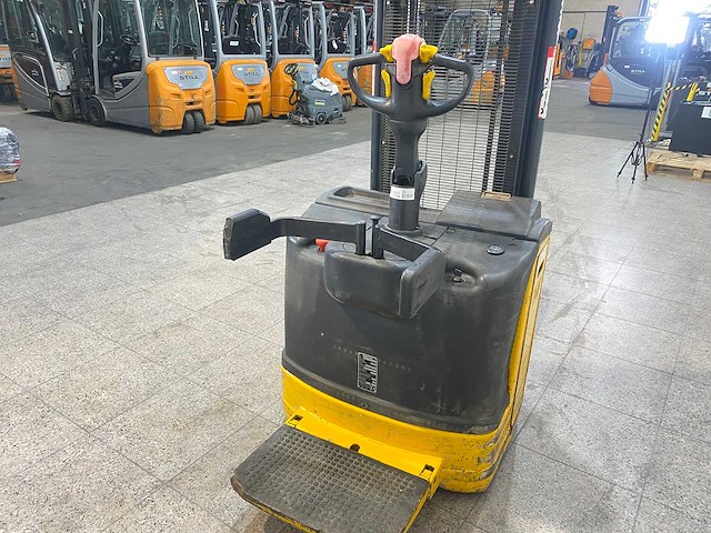 Komatsu - 2008 - mws14f - stapelaar - afbeelding 9 van  13