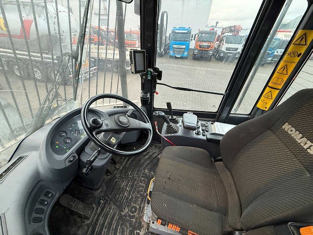 Komatsu - 2009 - wa250-6 - shovel - afbeelding 7 van  30