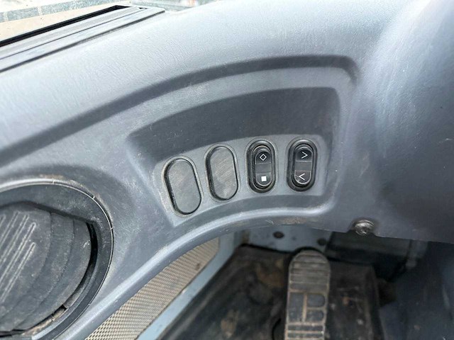 Komatsu - 2009 - wa250-6 - shovel - afbeelding 16 van  30