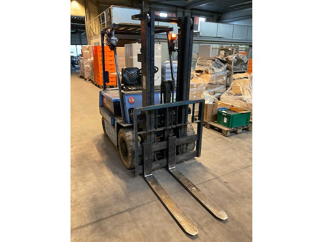Komatsu fb20-3 vorkheftruck - afbeelding 10 van  12