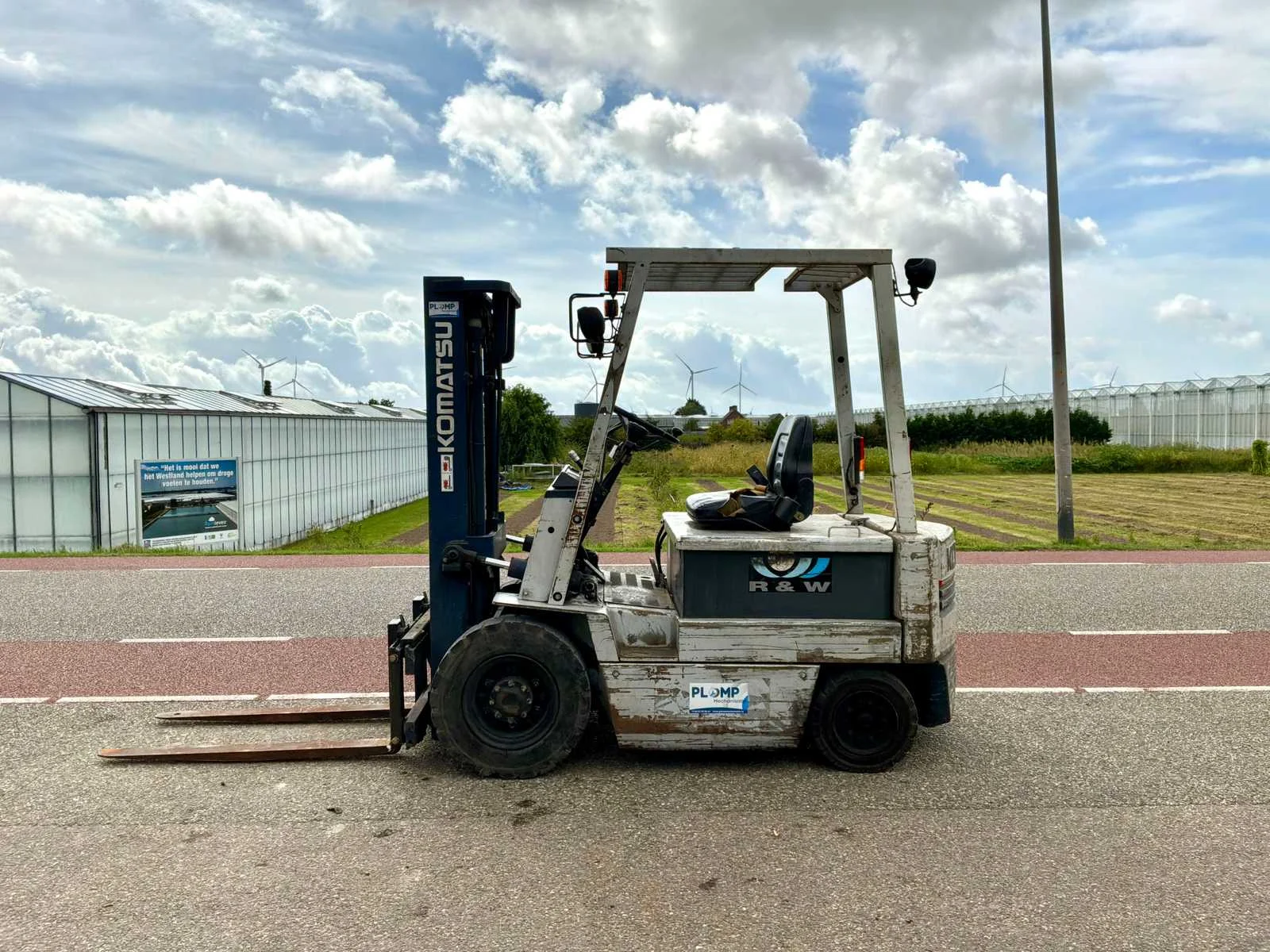 Olijfbomen, tokheim tankstations, heftrucks, hoogwerkers, elektro materialen en (op)rijplaten