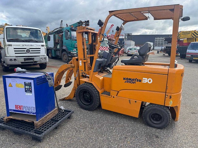 Komatsu fb30ex-8 3000kg vorkheftruck met klem en rotator - afbeelding 5 van  15