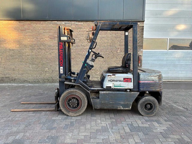 Komatsu fd25t diesel vorkheftruck 2500kg - afbeelding 1 van  2