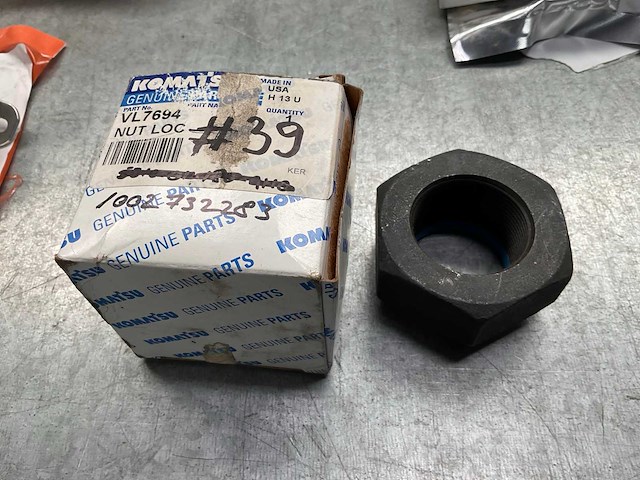 Komatsu nut loc - afbeelding 2 van  2